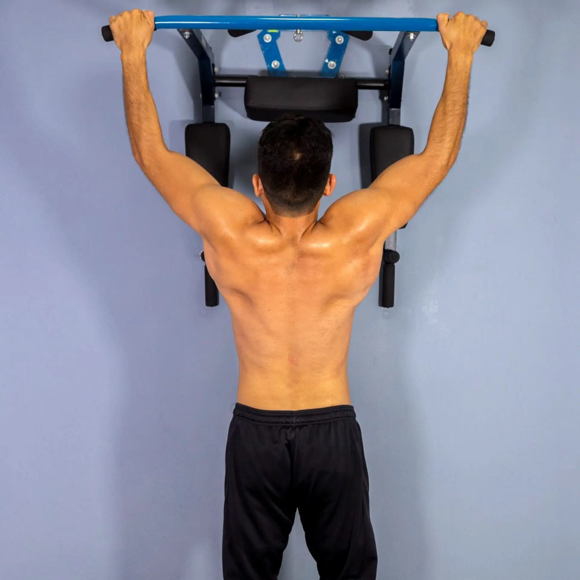 Open pull-up on bar